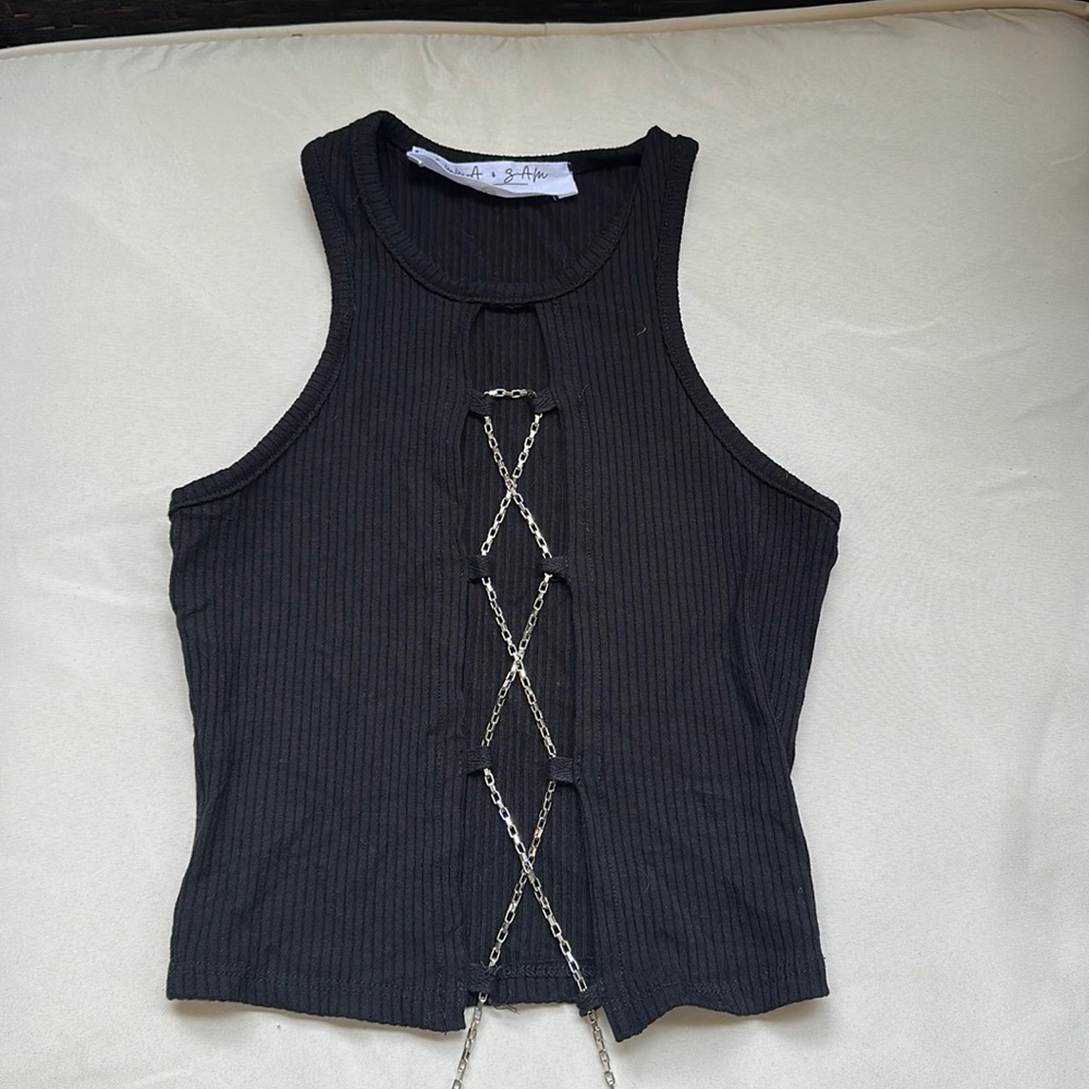 90’s style black tank with chain front
